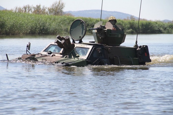 Huấn luyện sẵn sàng cơ động của công binh Lục quân Hy Lạp trên sông Evros.